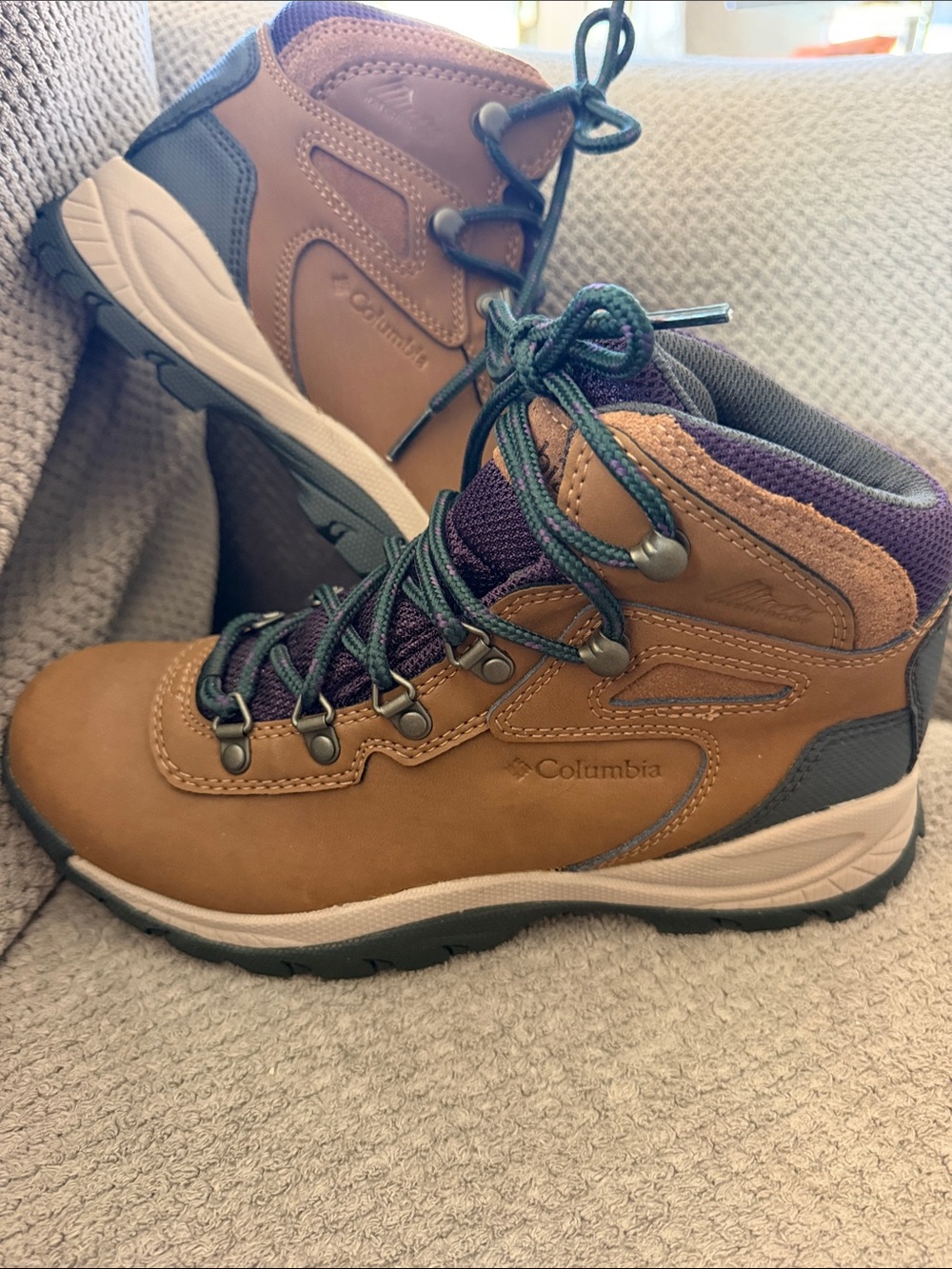 Columbia Brown Leather Lace-Up Boots with Purple Accents